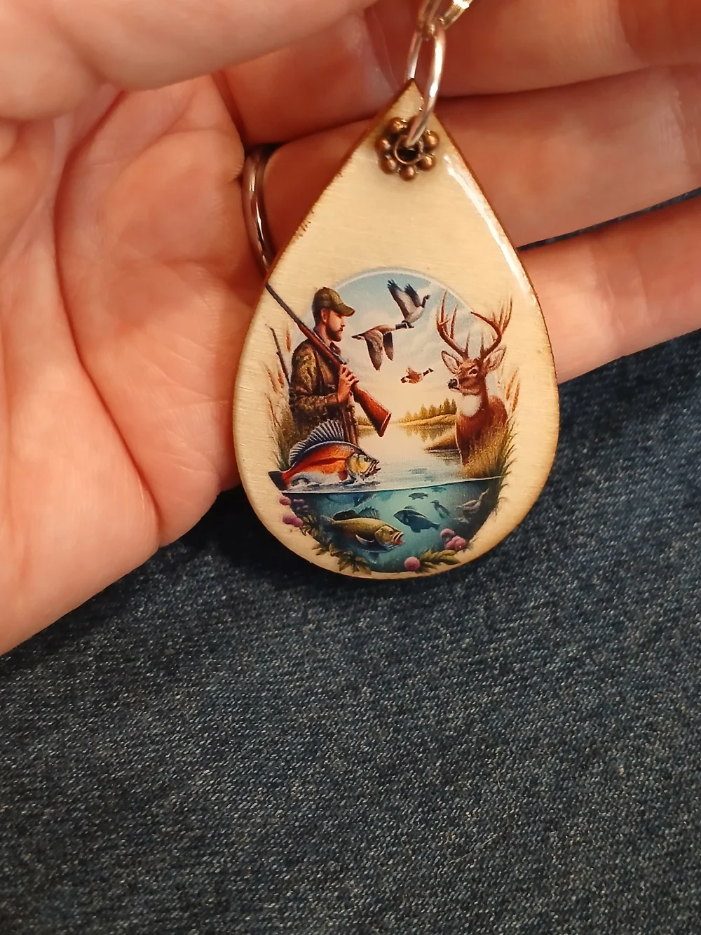 Outdoor Wildlife Teardrop Keychain - Cream with Multicolor Scene
